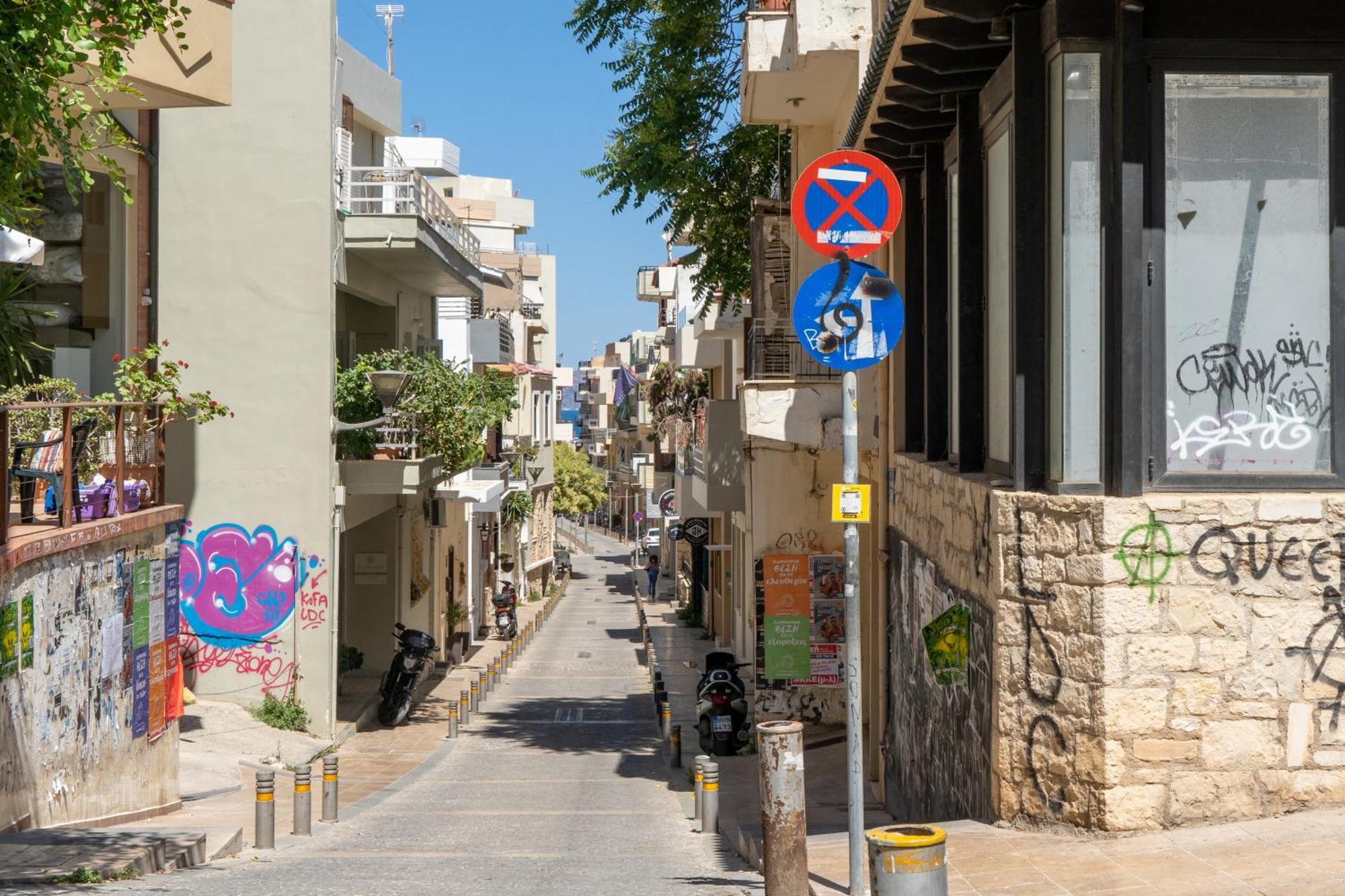 City Four Lions B Apartment Heraklion  Exterior photo